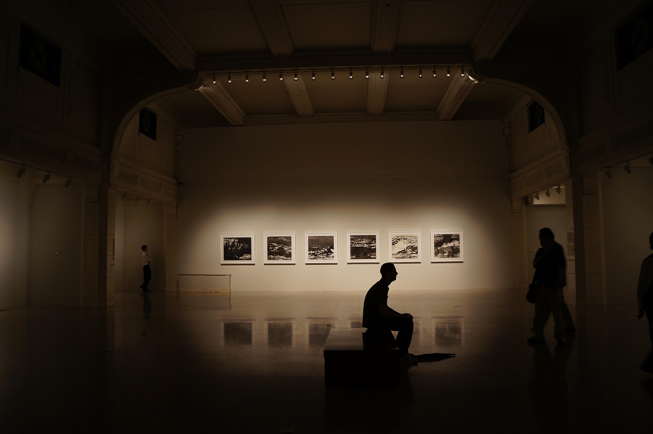 四月深流演員演繹人生百態(tài)，展現(xiàn)藝術(shù)魅力